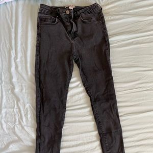 black skinny jeans